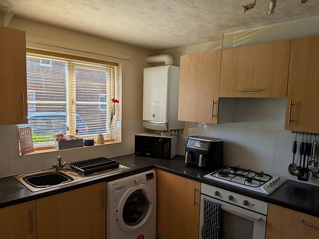 6 Lovell Field Close, Warwick
